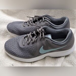 Nike Gray and Blue Athletic Shoes 9.5W